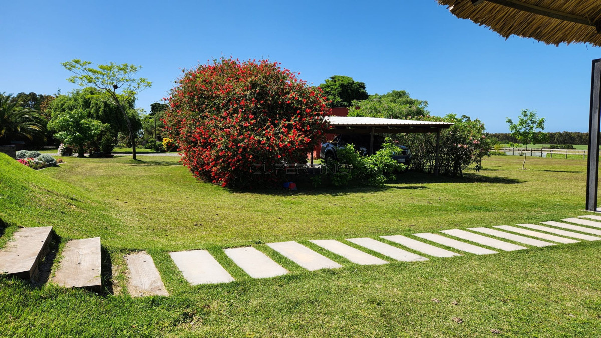 Chacra ID.3670 - LUGAR DE ENSUEÑO !!!!  VENDO CHACRA DE 14 HAS QUE YA NO SE ENCUENTRAN EN LA ZONA . CANCHA DE POLO , PICADERO Y CABALLERIZAS 