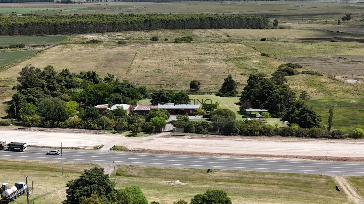 Chacra ID.3670 - LUGAR DE ENSUEÑO !!!!  VENDO CHACRA DE 14 HAS QUE YA NO SE ENCUENTRAN EN LA ZONA . CANCHA DE POLO , PICADERO Y CABALLERIZAS 