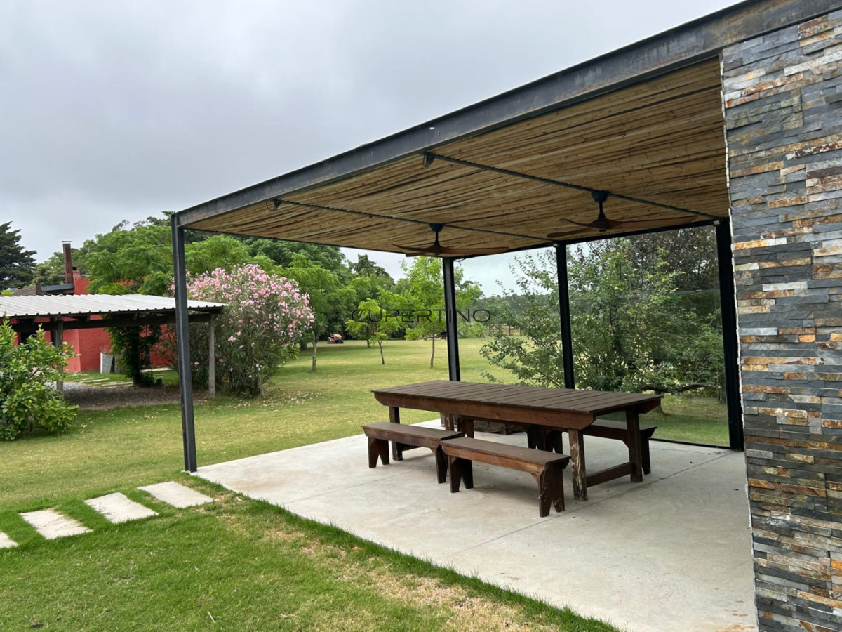 Chacra ID.3670 - LUGAR DE ENSUEÑO !!!!  VENDO CHACRA DE 14 HAS QUE YA NO SE ENCUENTRAN EN LA ZONA . CANCHA DE POLO , PICADERO Y CABALLERIZAS 