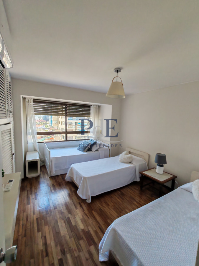 ALQUILER DE TEMPORADA EN APTO DE 3 DORMITORIOS Y DOS BAÑOS CON UNA VISTA INIGUALABLE A LA BRAVA  - Imagen 14