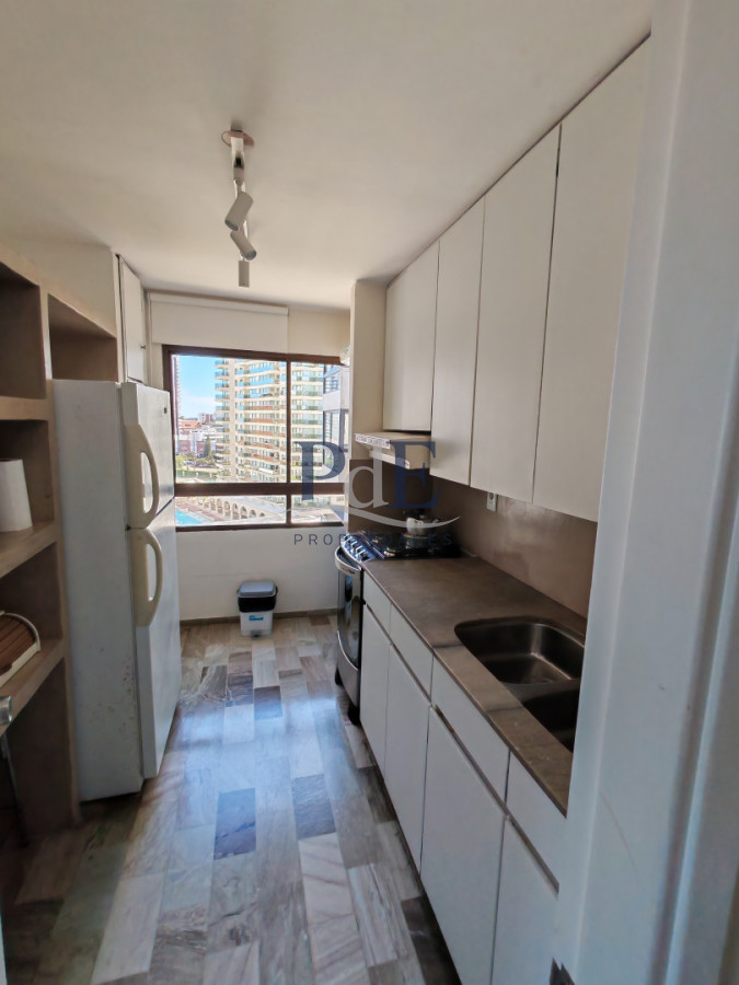 ALQUILER DE TEMPORADA EN APTO DE 3 DORMITORIOS Y DOS BAÑOS CON UNA VISTA INIGUALABLE A LA BRAVA  - Imagen 8