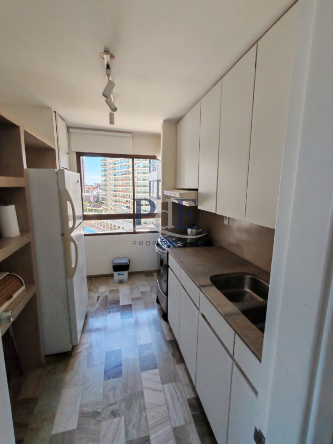 ALQUILER DE TEMPORADA EN APTO DE 3 DORMITORIOS Y DOS BAÑOS CON UNA VISTA INIGUALABLE A LA BRAVA  - Imagen 7