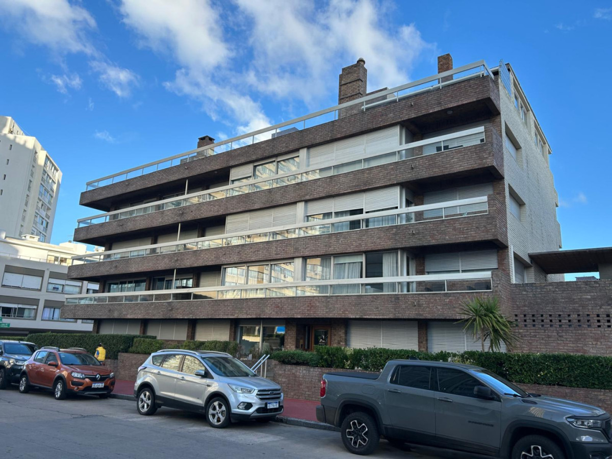 Imagen de Edificio Porto Santo - Punta del Este Apartamento de 3 Dormitorios y 3 baños 