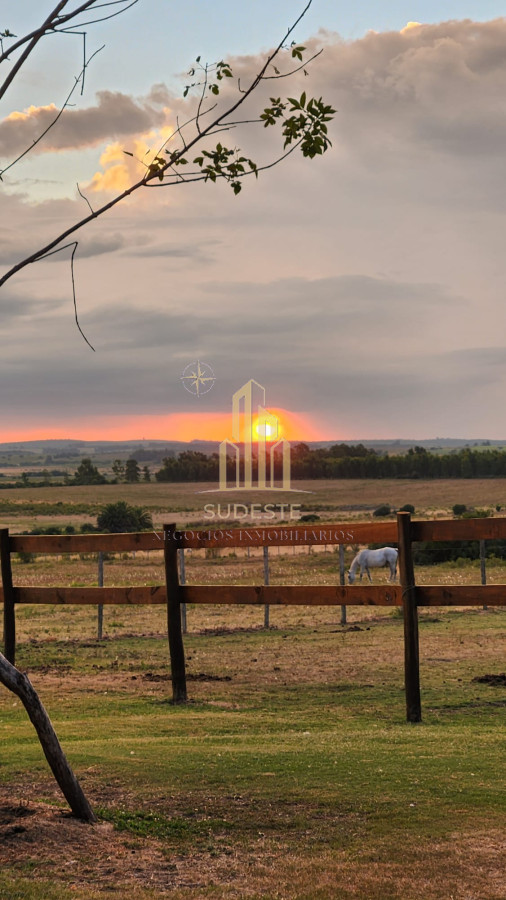 Chacra ID.13 - LUGAR DE ENSUEÑO !!!!  VENDO CHACRA DE 14 HAS QUE YA NO SE ENCUENTRAN EN LA ZONA . CANCHA DE POLO , PICADERO Y CABALLERIZAS 
