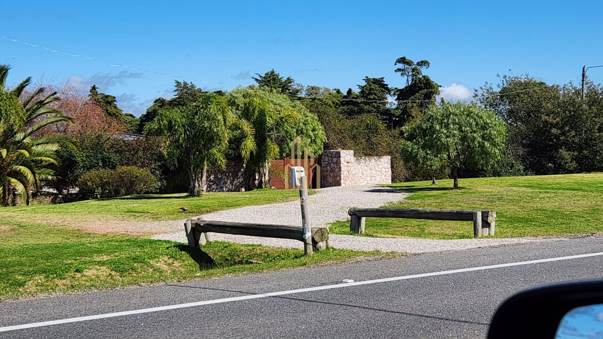 Chacra ID.13 - LUGAR DE ENSUEÑO !!!!  VENDO CHACRA DE 14 HAS QUE YA NO SE ENCUENTRAN EN LA ZONA . CANCHA DE POLO , PICADERO Y CABALLERIZAS 