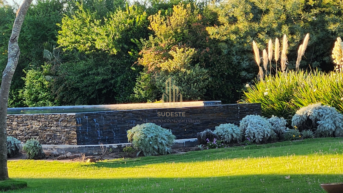 Chacra ID.13 - LUGAR DE ENSUEÑO !!!!  VENDO CHACRA DE 14 HAS QUE YA NO SE ENCUENTRAN EN LA ZONA . CANCHA DE POLO , PICADERO Y CABALLERIZAS 