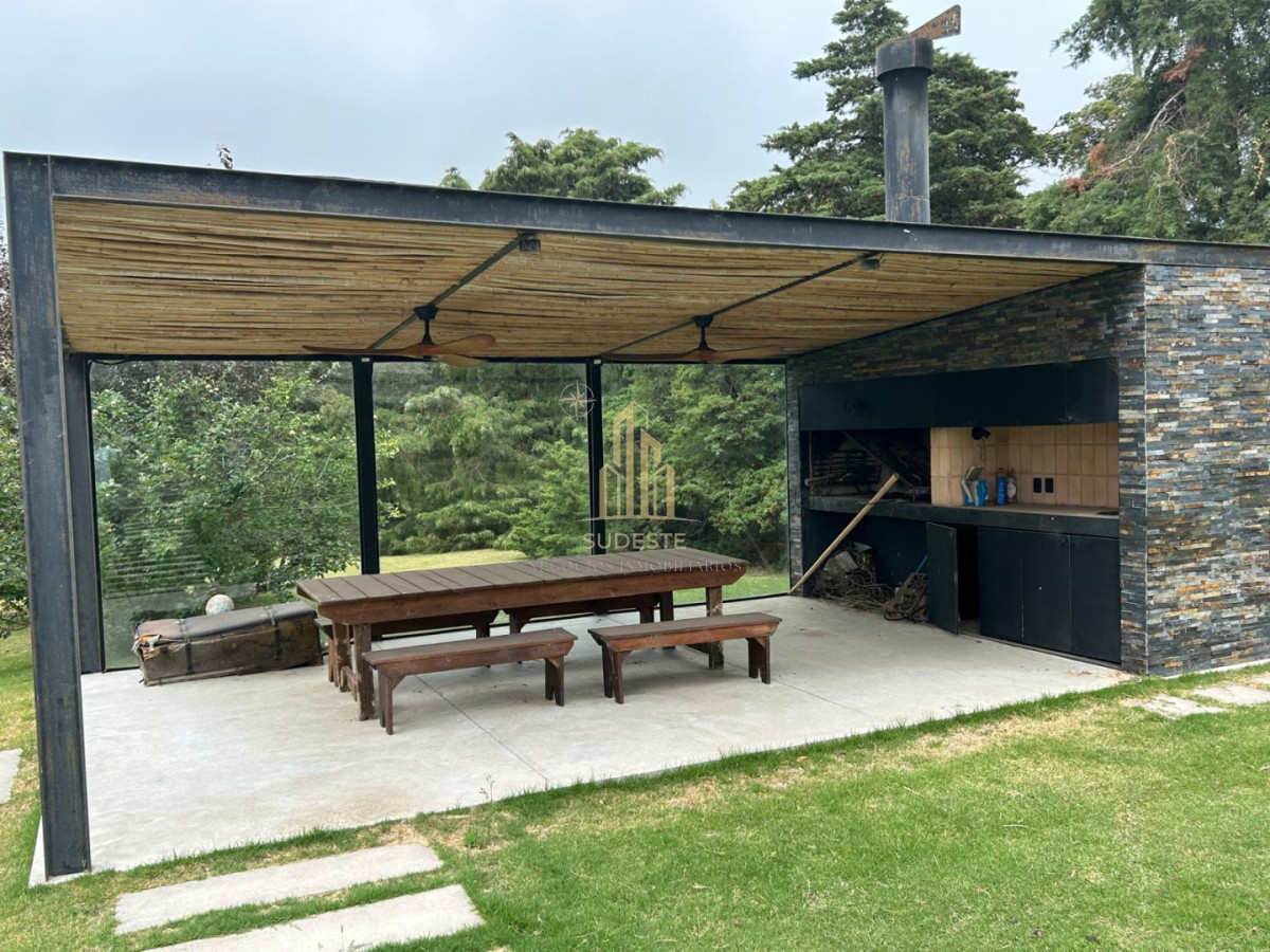 Chacra ID.13 - LUGAR DE ENSUEÑO !!!!  VENDO CHACRA DE 14 HAS QUE YA NO SE ENCUENTRAN EN LA ZONA . CANCHA DE POLO , PICADERO Y CABALLERIZAS 