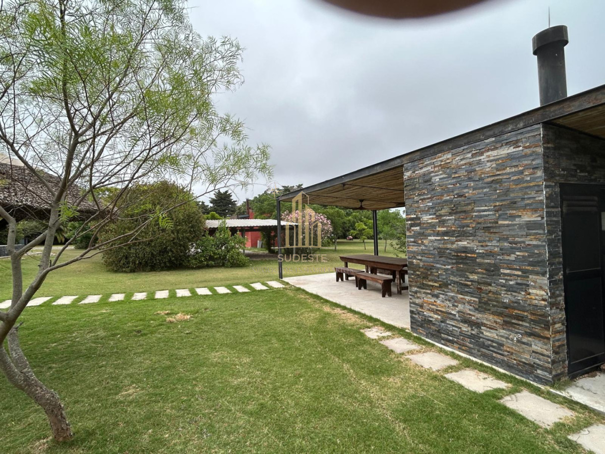 Chacra ID.13 - LUGAR DE ENSUEÑO !!!!  VENDO CHACRA DE 14 HAS QUE YA NO SE ENCUENTRAN EN LA ZONA . CANCHA DE POLO , PICADERO Y CABALLERIZAS 