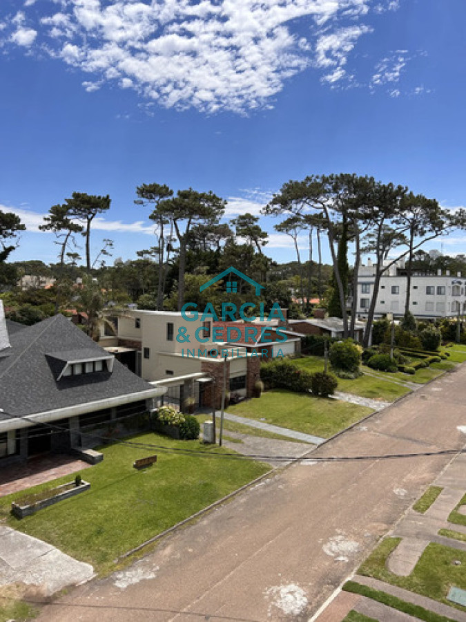 Apartamento ID.564 - Apartamento de 2 dormitorios en primer linea con vista al mar, Playa Mansa