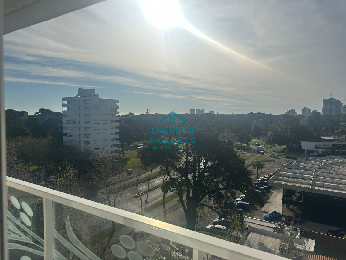 Apartamento ID.2 -  Vendo Apto En Torre Yoo de 1 1/2 dormitorio Excelente Estado . Una Torre Con Todas Las Amenidades . No Deje De Perder Esta Oportunidad