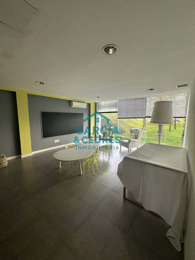 Apartamento ID.2 -  Vendo Apto En Torre Yoo de 1 1/2 dormitorio Excelente Estado . Una Torre Con Todas Las Amenidades . No Deje De Perder Esta Oportunidad