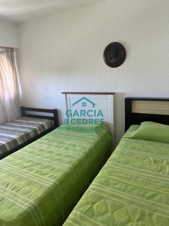 Apartamento ID.143 - OPORTUNIDAD Alquiler Anual USD 1200 Apto torre Marfil de 2 dorm. y 2 baños piso alto 
