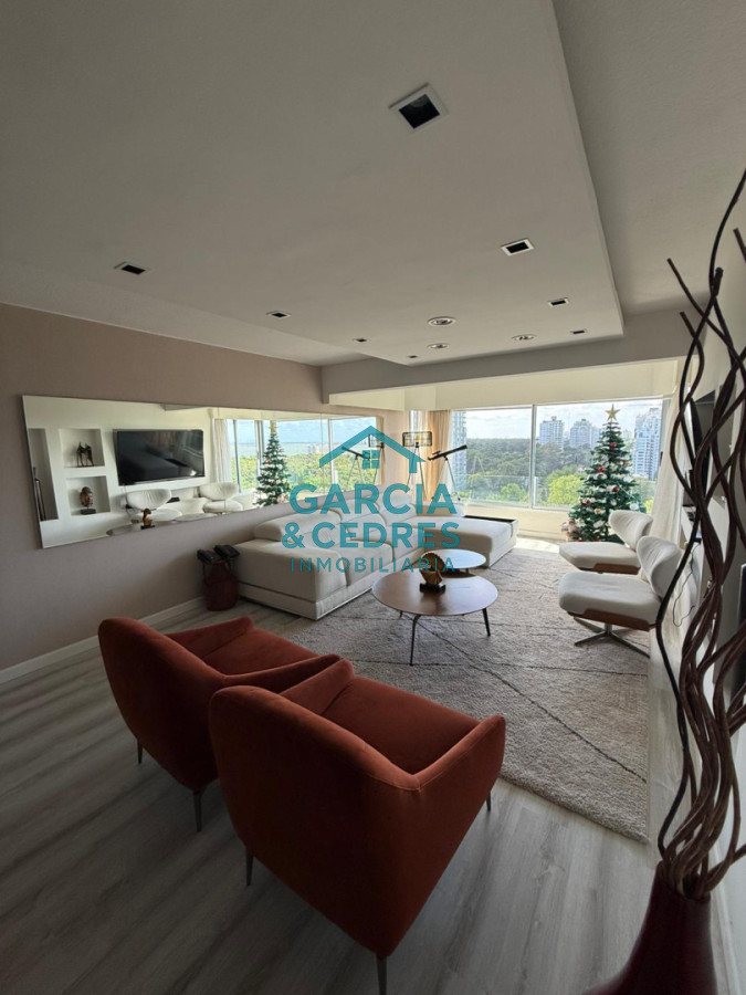 Apartamento ID.124 - OPORTUNIDAD !!! EXCELENTE APTO EDIFICIO BORA BORA TOTALMENTE RECICLADO  3 DORM. Y 3 BAÑOS 