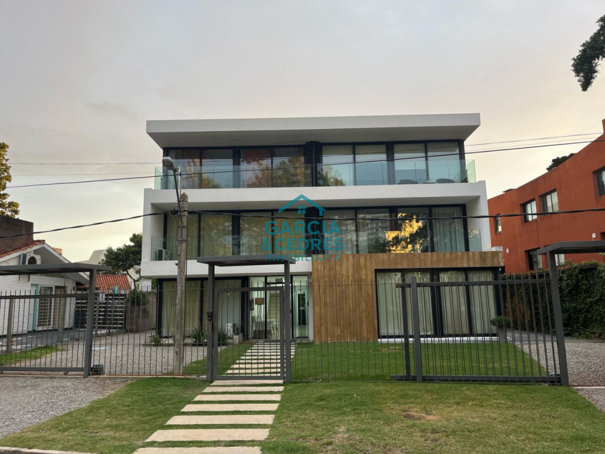 Apartamento ID.127 - Oportunidad Alquilo apto a pasos del punta shopping 1 dorm y 1 baño