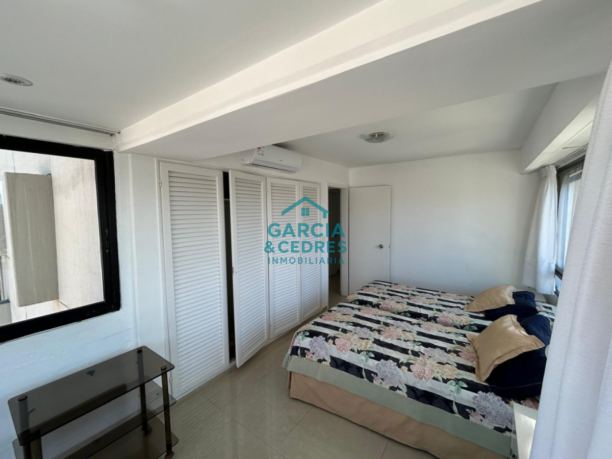 Apartamento ID.197 - Oportunidad !!! Venta Apartamento 4 Dormitorios y 3 baños Reciclado - Playa Brava - Parquemar Center