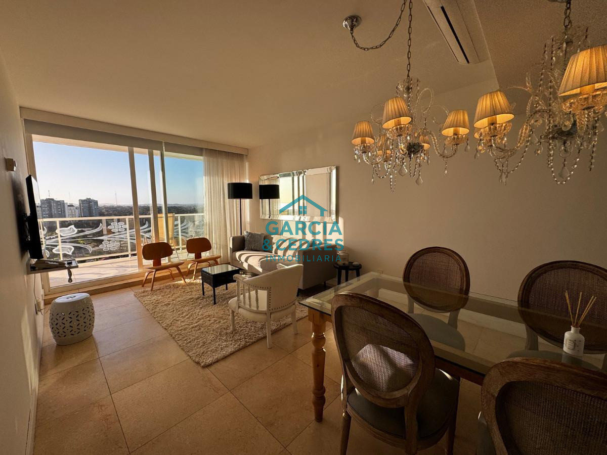 Apartamento ID.422 - Alquiler invernal Apto de 1 1/2 dorm y 2 baños en torre YOO 