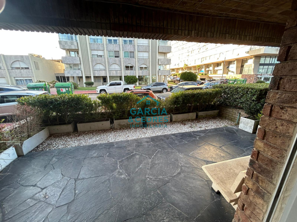 Apartamento ID.181 - Oportunidad Apartamento de 3 Dormitorios y 2 baños en Edificio Porto Santo - Punta del Este