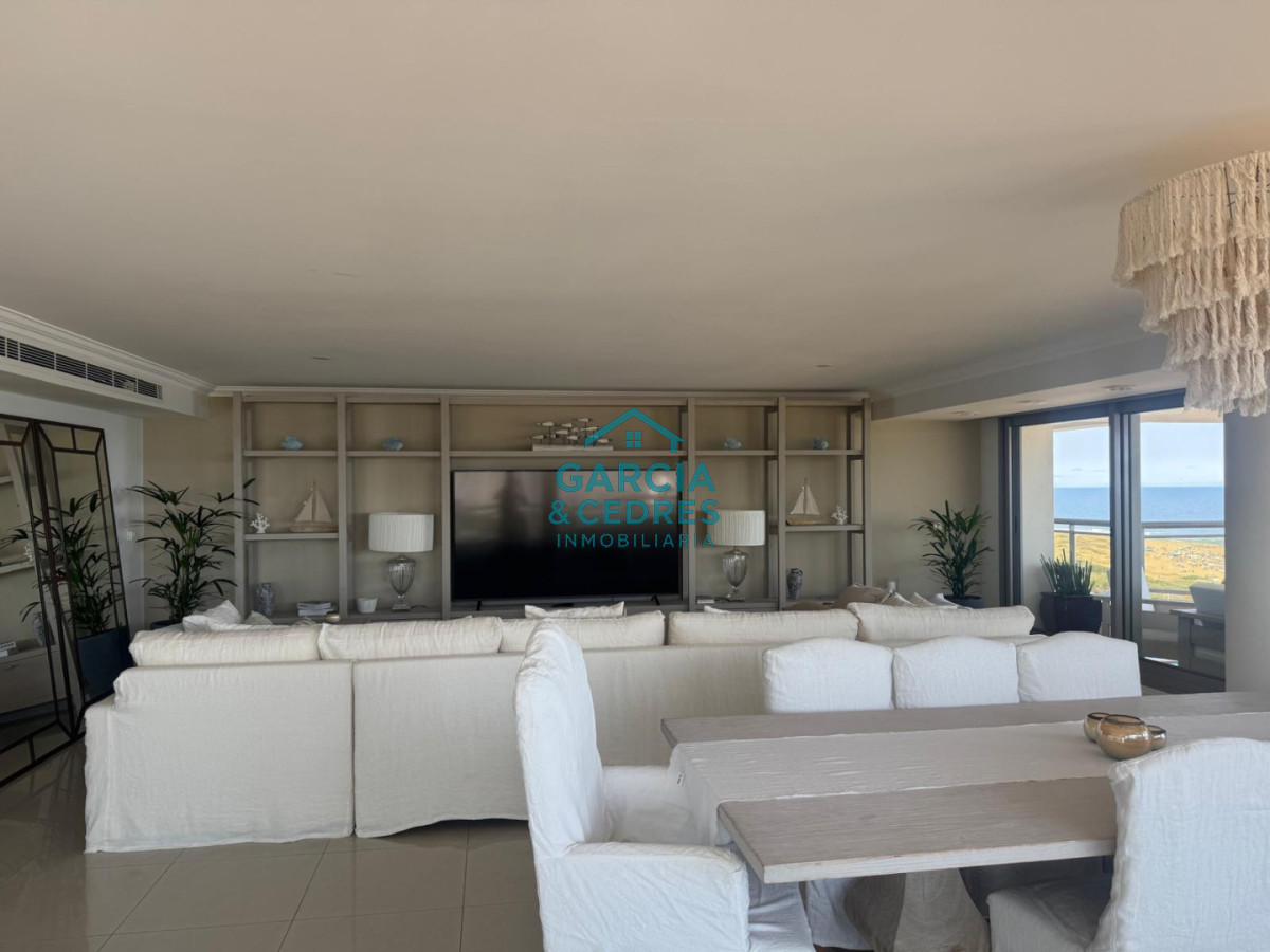 Apartamento ID.175 - Torre Imperiale Exclusivo Apartamento de Gran Categoría con 4 Dormitorios, Servicio y 6 Baños