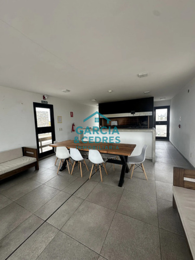 Apartamento ID.496 - Alquiler anual en apartamento de 2 Dormitorios con cochera. Los Dolmenes, Punta Del Este.