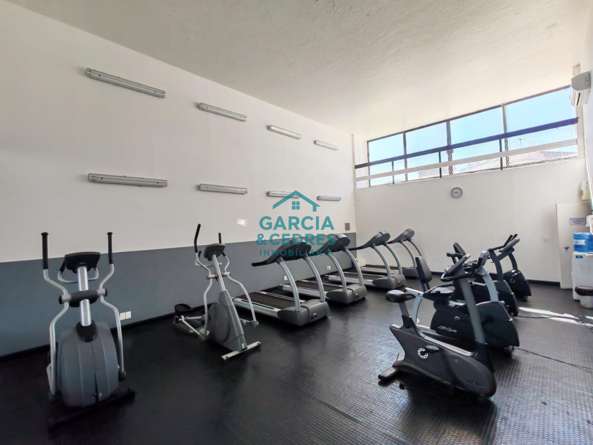 Apartamento ID.197 - Oportunidad !!! Venta Apartamento 4 Dormitorios y 3 baños Reciclado - Playa Brava - Parquemar Center