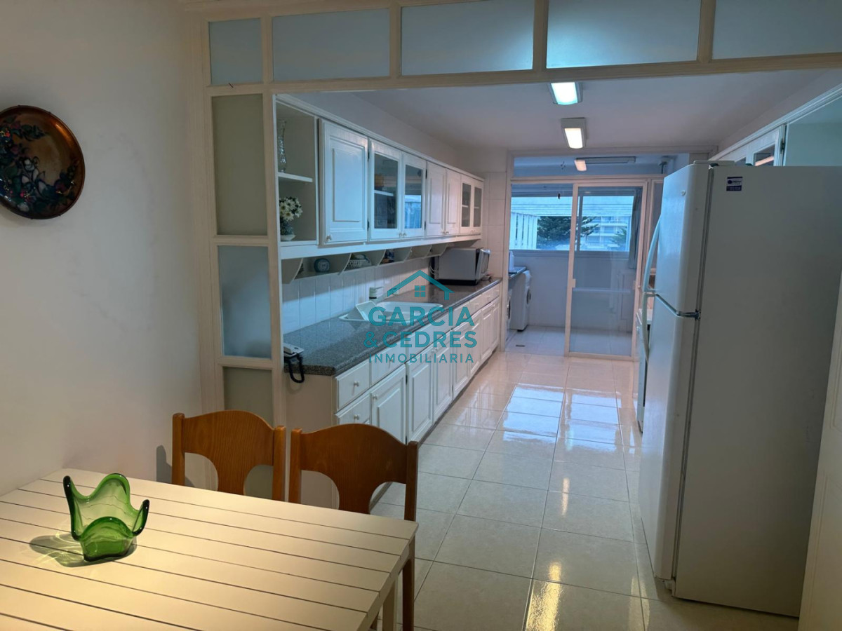 Apartamento ID.379 - Torre Beverly Tower apto de 3 dormitorios en suite + dep servicio c/baño