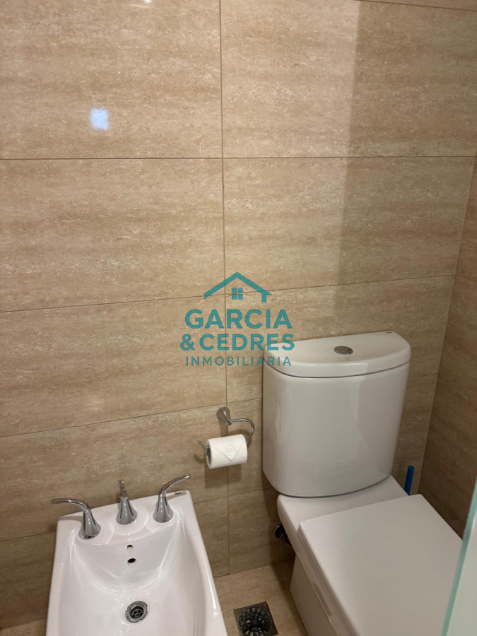 Apartamento ID.183 - Exclusivo Apartamento en Edificio Puerto Punta - 4 Dormitorios + Servicio Completo