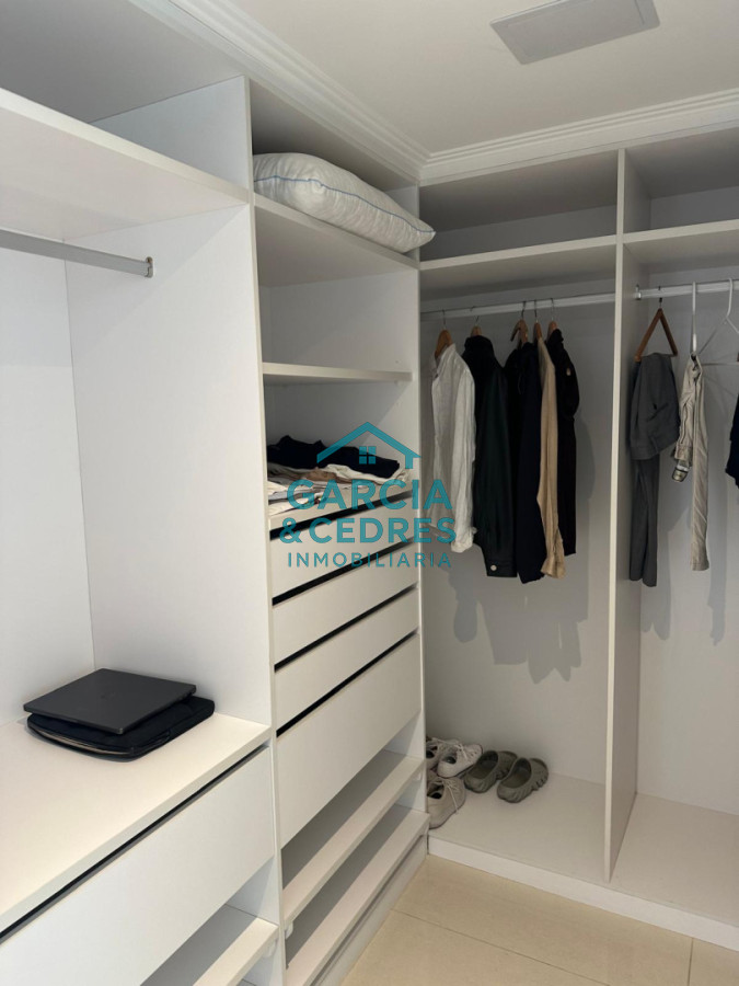 Apartamento ID.183 - Exclusivo Apartamento en Edificio Puerto Punta - 4 Dormitorios + Servicio Completo