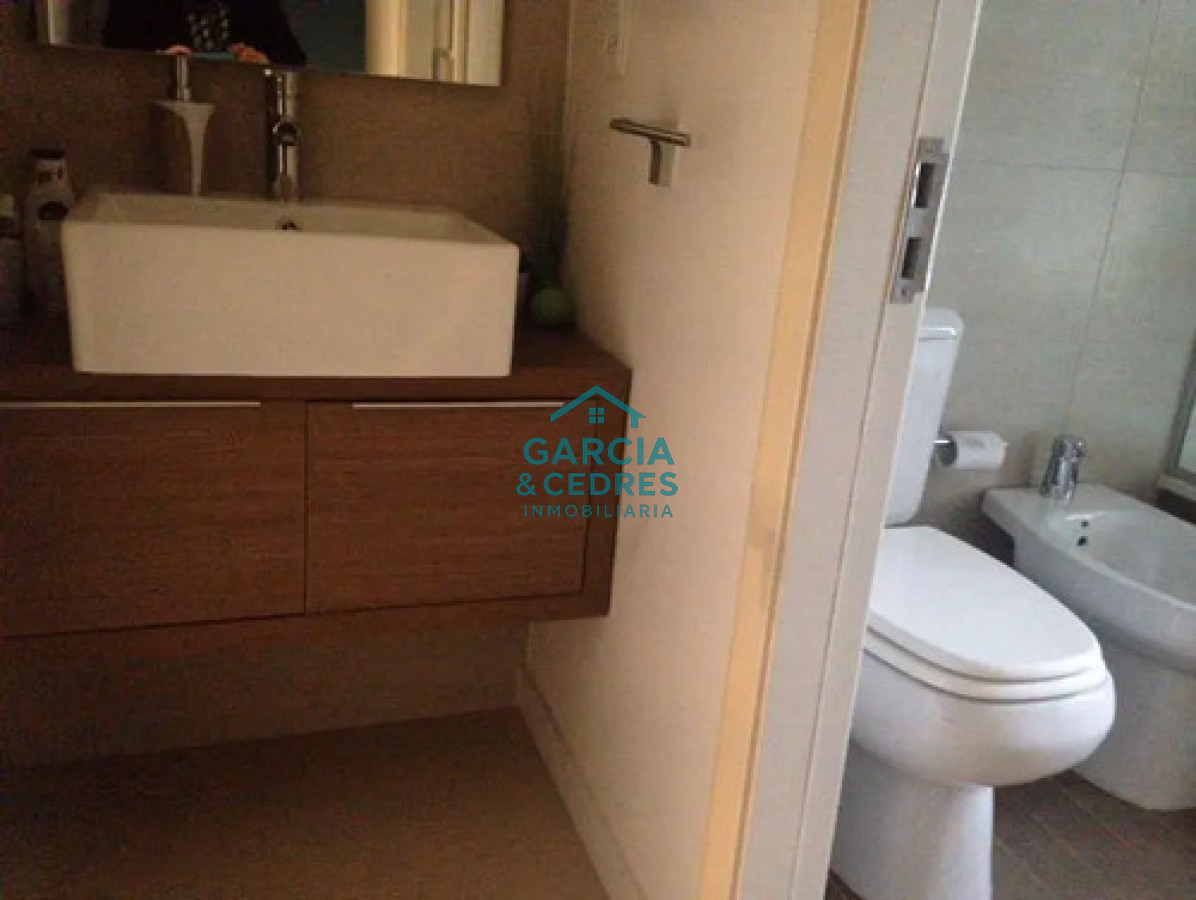 Apartamento ID.324 - Alquiler invernal - Apartamento 2 Dormitorios En Punta Del Este Invernal Con Cochera. Excelente Vista y ubicación.