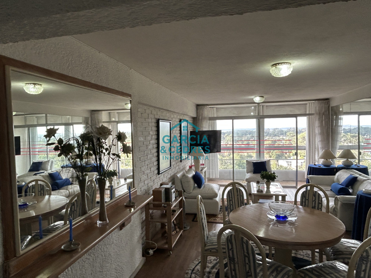 Apartamento ID.5 -  Vendo Apto En Torre Marfil de 2 dormitorios en muy buen estado . Una Torre de muy buena construccion . No Deje De Perder Esta Oportunidad