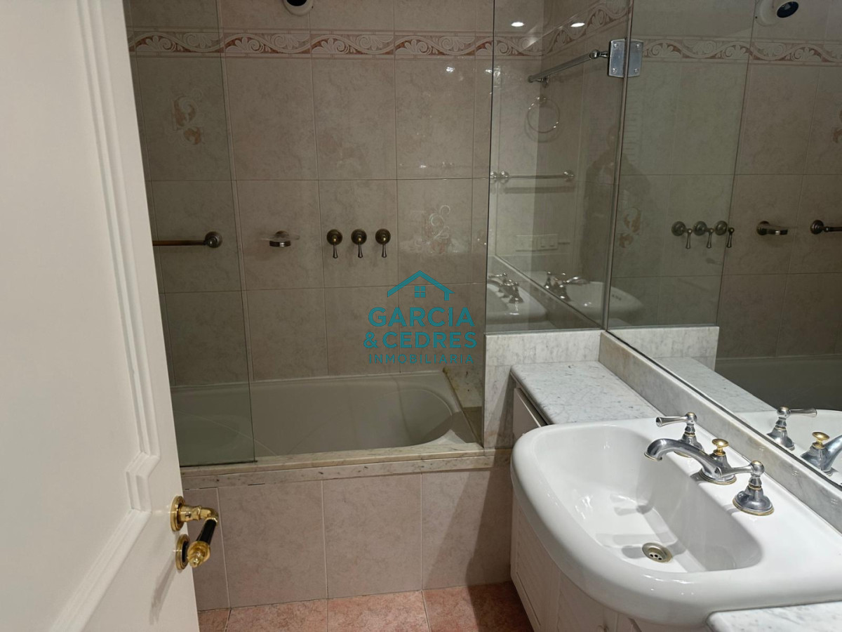 Apartamento ID.379 - Torre Beverly Tower apto de 3 dormitorios en suite + dep servicio c/baño