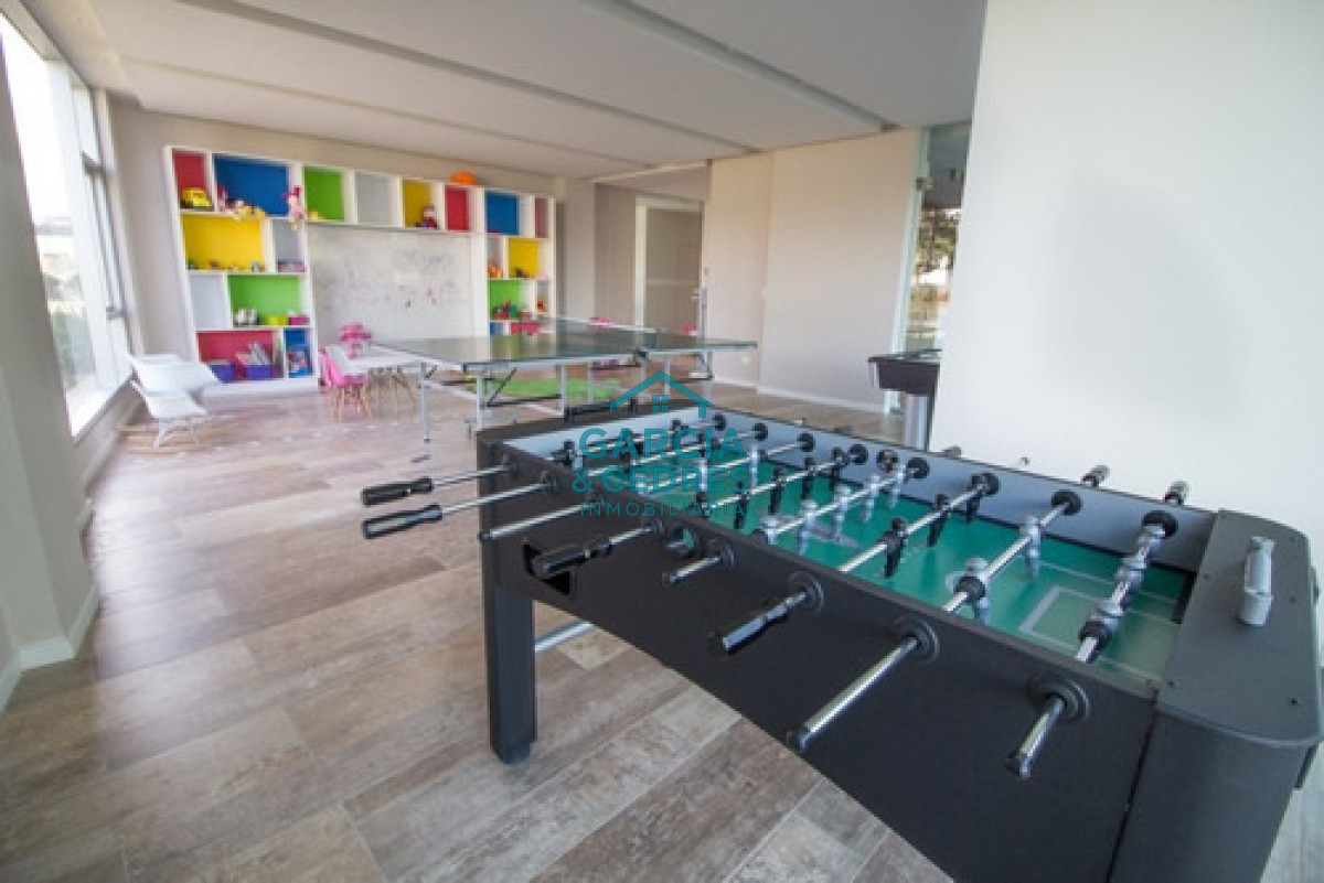 Apartamento ID.324 - Alquiler invernal - Apartamento 2 Dormitorios En Punta Del Este Invernal Con Cochera. Excelente Vista y ubicación.