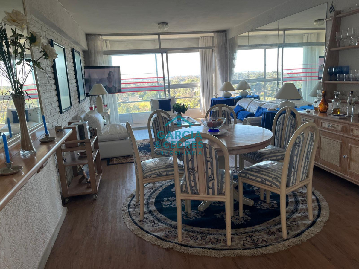 Apartamento ID.5 -  Vendo Apto En Torre Marfil de 2 dormitorios en muy buen estado . Una Torre de muy buena construccion . No Deje De Perder Esta Oportunidad