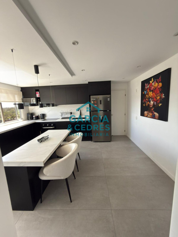 Apartamento ID.124 - OPORTUNIDAD !!! EXCELENTE APTO EDIFICIO BORA BORA TOTALMENTE RECICLADO  3 DORM. Y 3 BAÑOS 