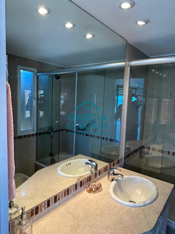 Apartamento ID.197 - Oportunidad !!! Venta Apartamento 4 Dormitorios y 3 baños Reciclado - Playa Brava - Parquemar Center