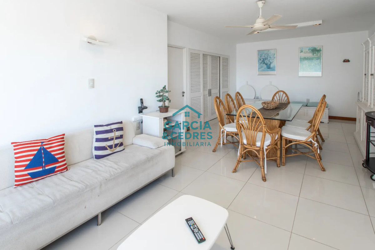 Apartamento ID.431 - Alquiler anual - Apartamento de 2 Dormitorios Reciclado en Bahia Palace