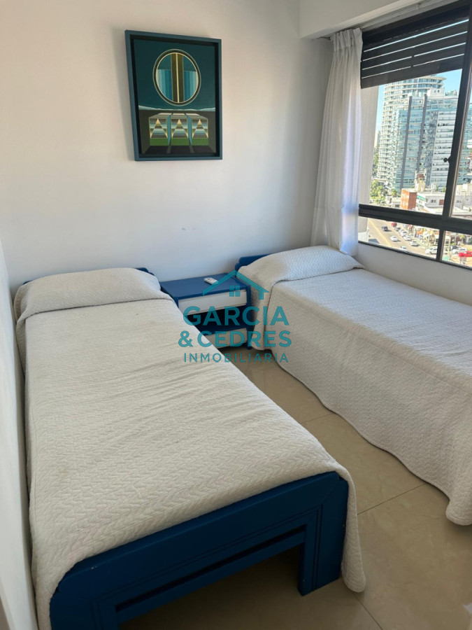 Apartamento ID.197 - Oportunidad !!! Venta Apartamento 4 Dormitorios y 3 baños Reciclado - Playa Brava - Parquemar Center