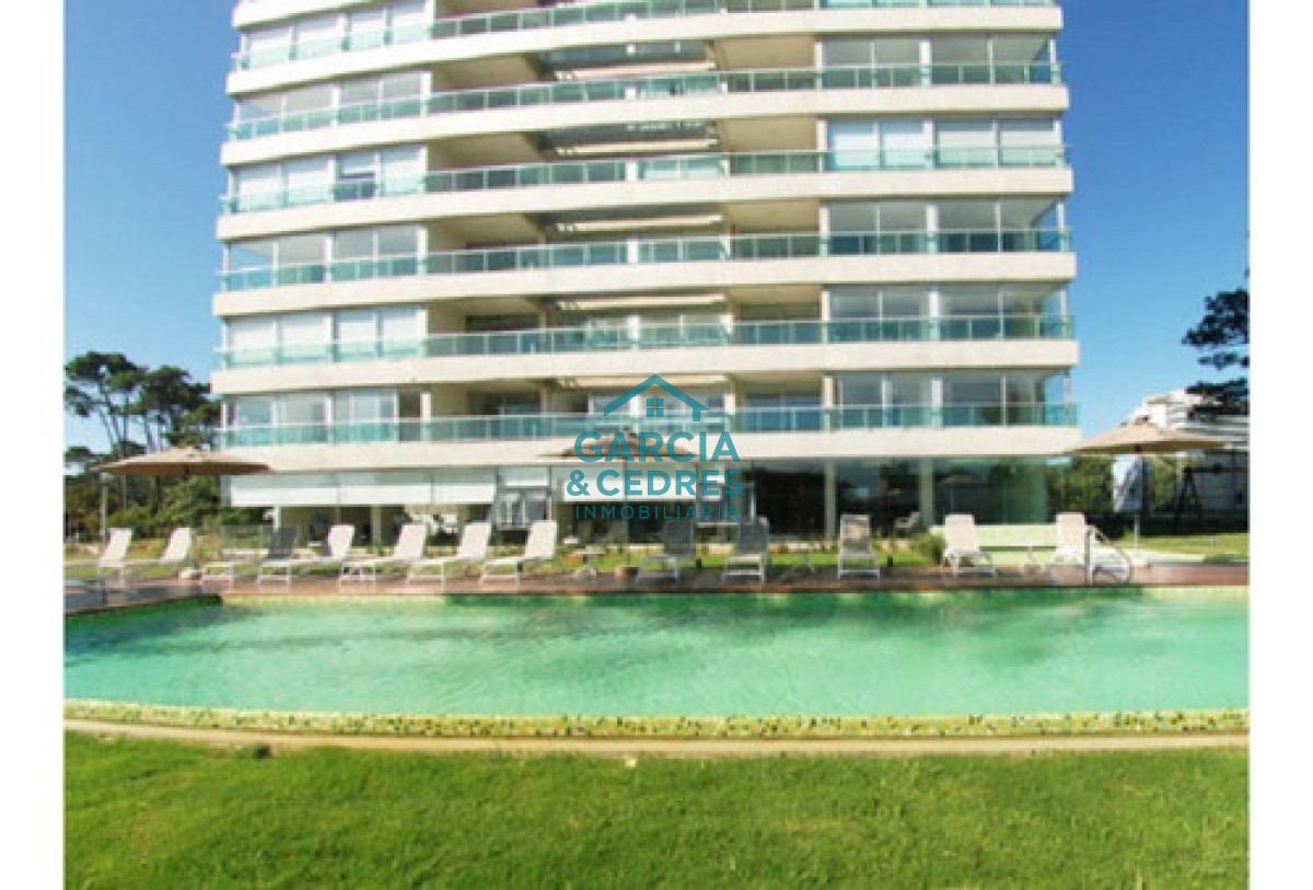 Apartamento ID.324 - Alquiler invernal - Apartamento 2 Dormitorios En Punta Del Este Invernal Con Cochera. Excelente Vista y ubicación.