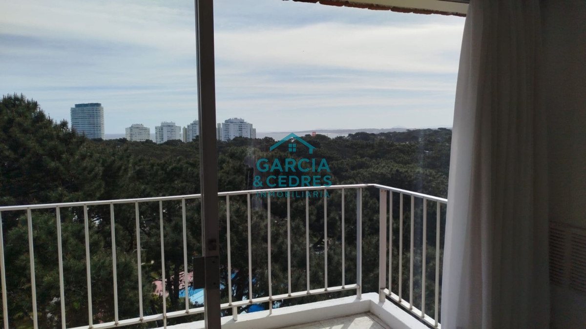 Apartamento ID.479 - Amplio apartamento con gran vista en Complejo Arcobaleno, Playa Mansa. 