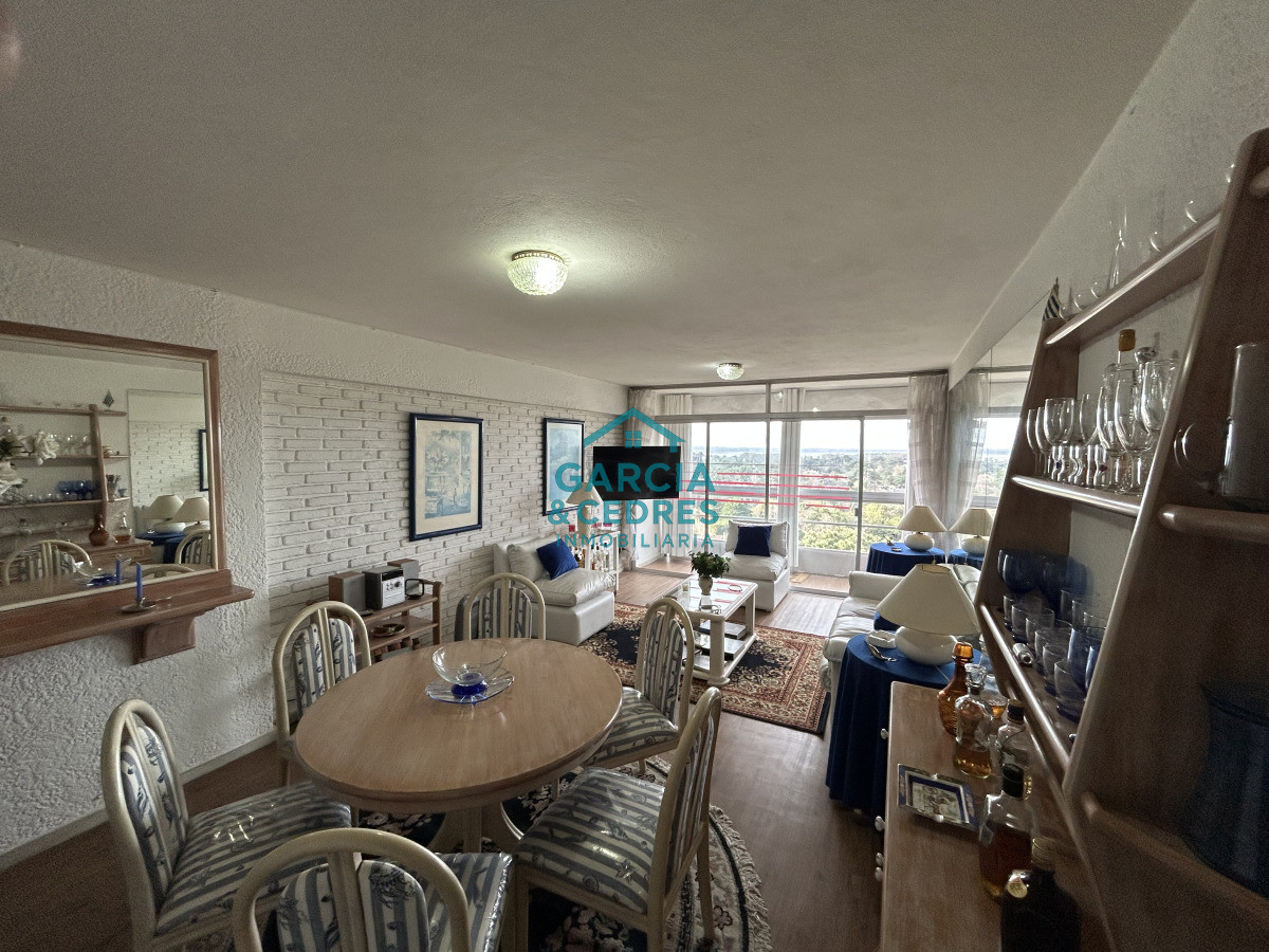 Apartamento ID.5 -  Vendo Apto En Torre Marfil de 2 dormitorios en muy buen estado . Una Torre de muy buena construccion . No Deje De Perder Esta Oportunidad