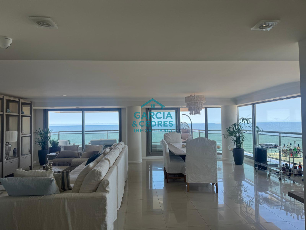 Apartamento ID.175 - Torre Imperiale Exclusivo Apartamento de Gran Categoría con 4 Dormitorios, Servicio y 6 Baños