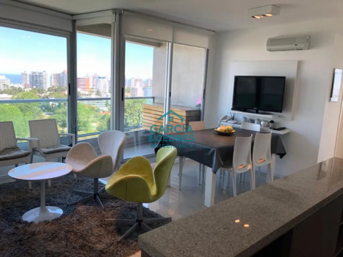 Apartamento ID.324 - Alquiler invernal - Apartamento 2 Dormitorios En Punta Del Este Invernal Con Cochera. Excelente Vista y ubicación.