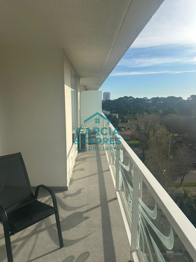 Apartamento ID.2 -  Vendo Apto En Torre Yoo de 1 1/2 dormitorio Excelente Estado . Una Torre Con Todas Las Amenidades . No Deje De Perder Esta Oportunidad