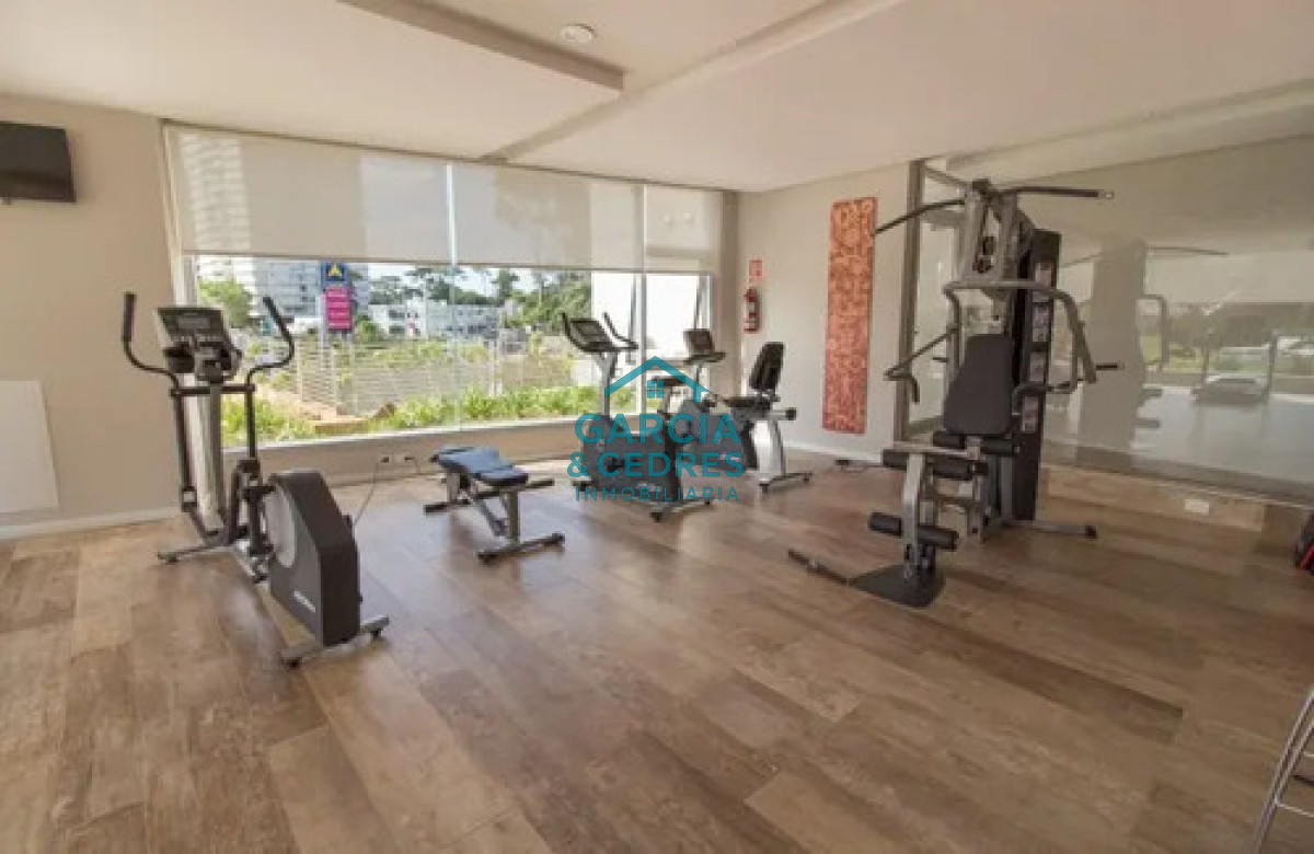 Apartamento ID.324 - Alquiler invernal - Apartamento 2 Dormitorios En Punta Del Este Invernal Con Cochera. Excelente Vista y ubicación.