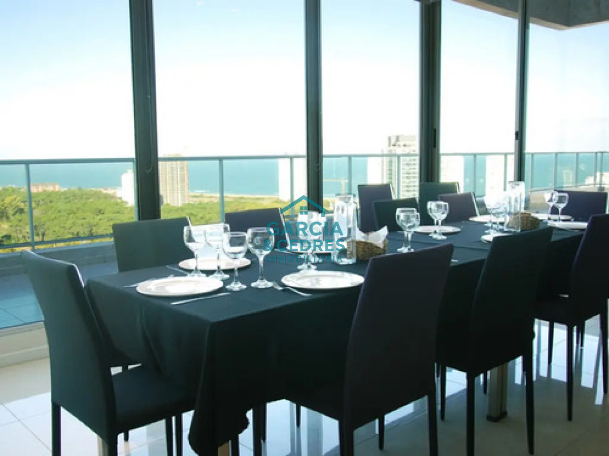 Apartamento ID.324 - Alquiler invernal - Apartamento 2 Dormitorios En Punta Del Este Invernal Con Cochera. Excelente Vista y ubicación.