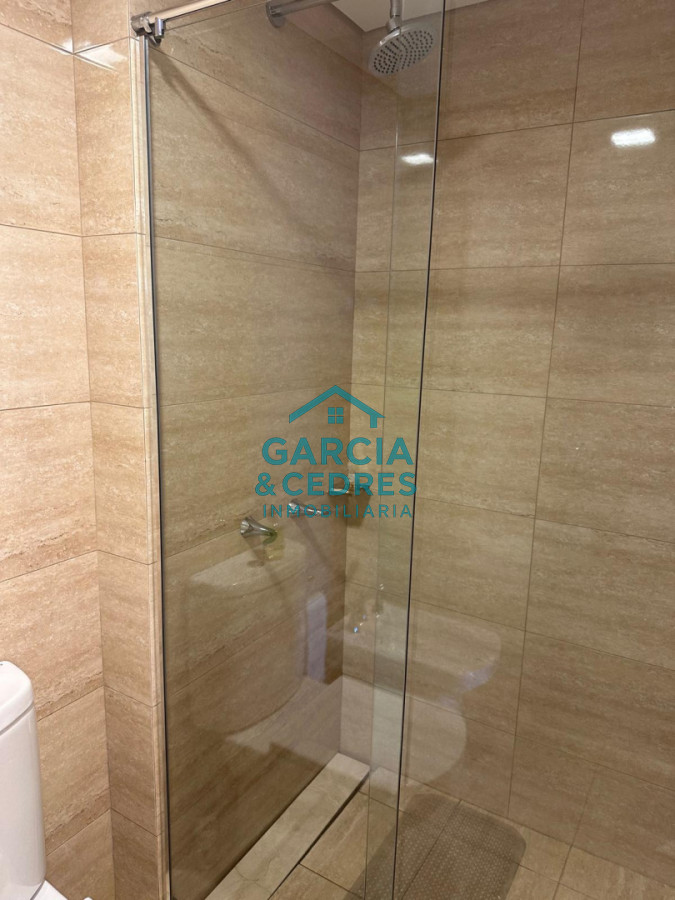 Apartamento ID.183 - Exclusivo Apartamento en Edificio Puerto Punta - 4 Dormitorios + Servicio Completo