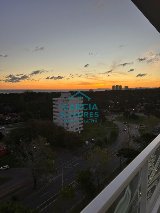 Apartamento ID.422 - Alquiler invernal Apto de 1 1/2 dorm y 2 baños en torre YOO 
