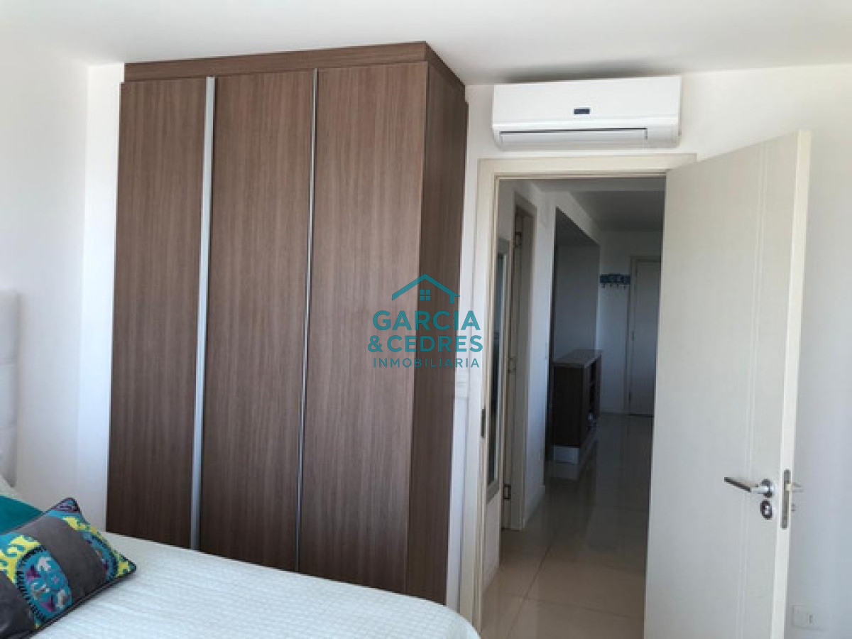 Apartamento ID.324 - Alquiler invernal - Apartamento 2 Dormitorios En Punta Del Este Invernal Con Cochera. Excelente Vista y ubicación.