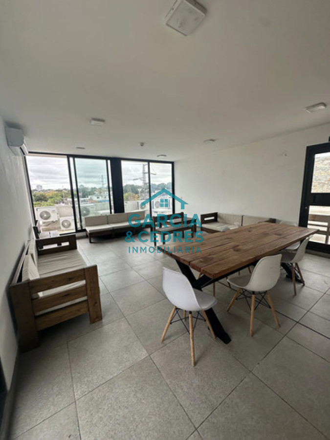 Apartamento ID.496 - Alquiler anual en apartamento de 2 Dormitorios con cochera. Los Dolmenes, Punta Del Este.