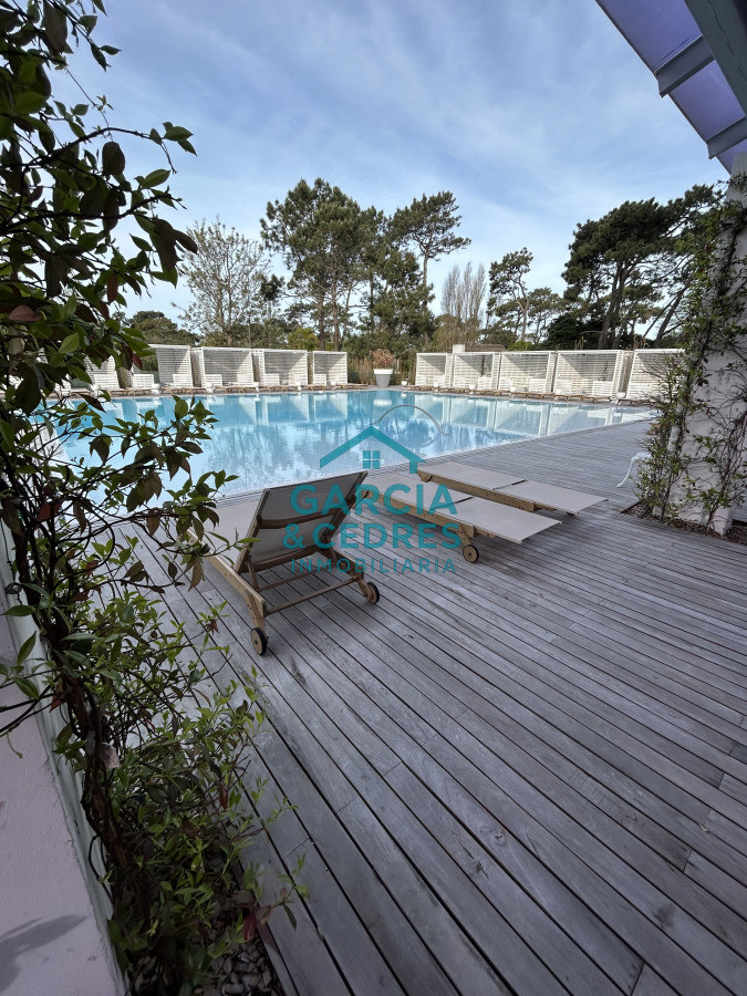 Apartamento ID.2 -  Vendo Apto En Torre Yoo de 1 1/2 dormitorio Excelente Estado . Una Torre Con Todas Las Amenidades . No Deje De Perder Esta Oportunidad