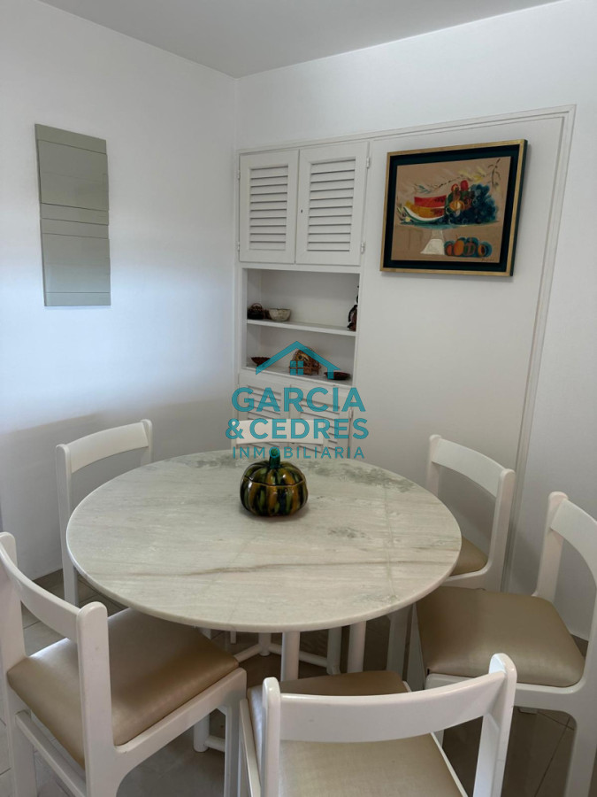 Apartamento ID.197 - Oportunidad !!! Venta Apartamento 4 Dormitorios y 3 baños Reciclado - Playa Brava - Parquemar Center